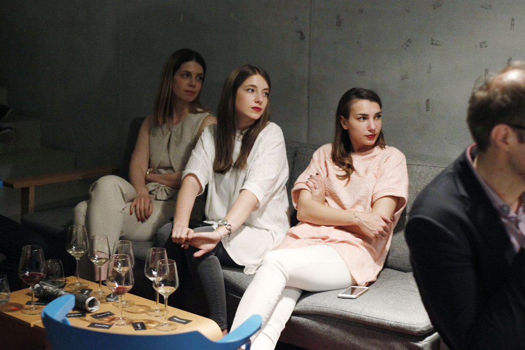 Ustvarjalke portala Vandraj.si - Daša, Eva in Sanja.