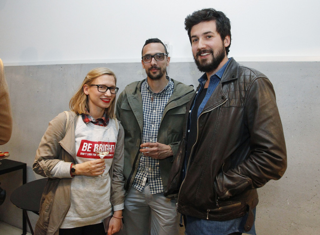 Katka in Mic v pogovoru s fotografom Cirilom Jazbecem.