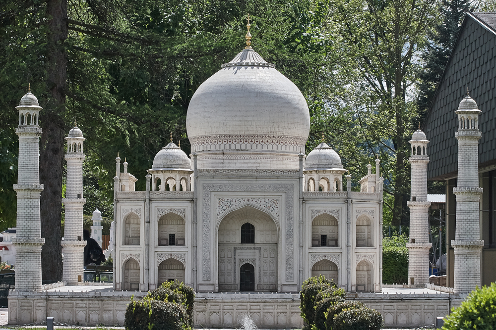 06_shutterstock_389901205